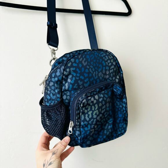 Fabletics mini backpack blue animal print cross body - Picture 2 of 10